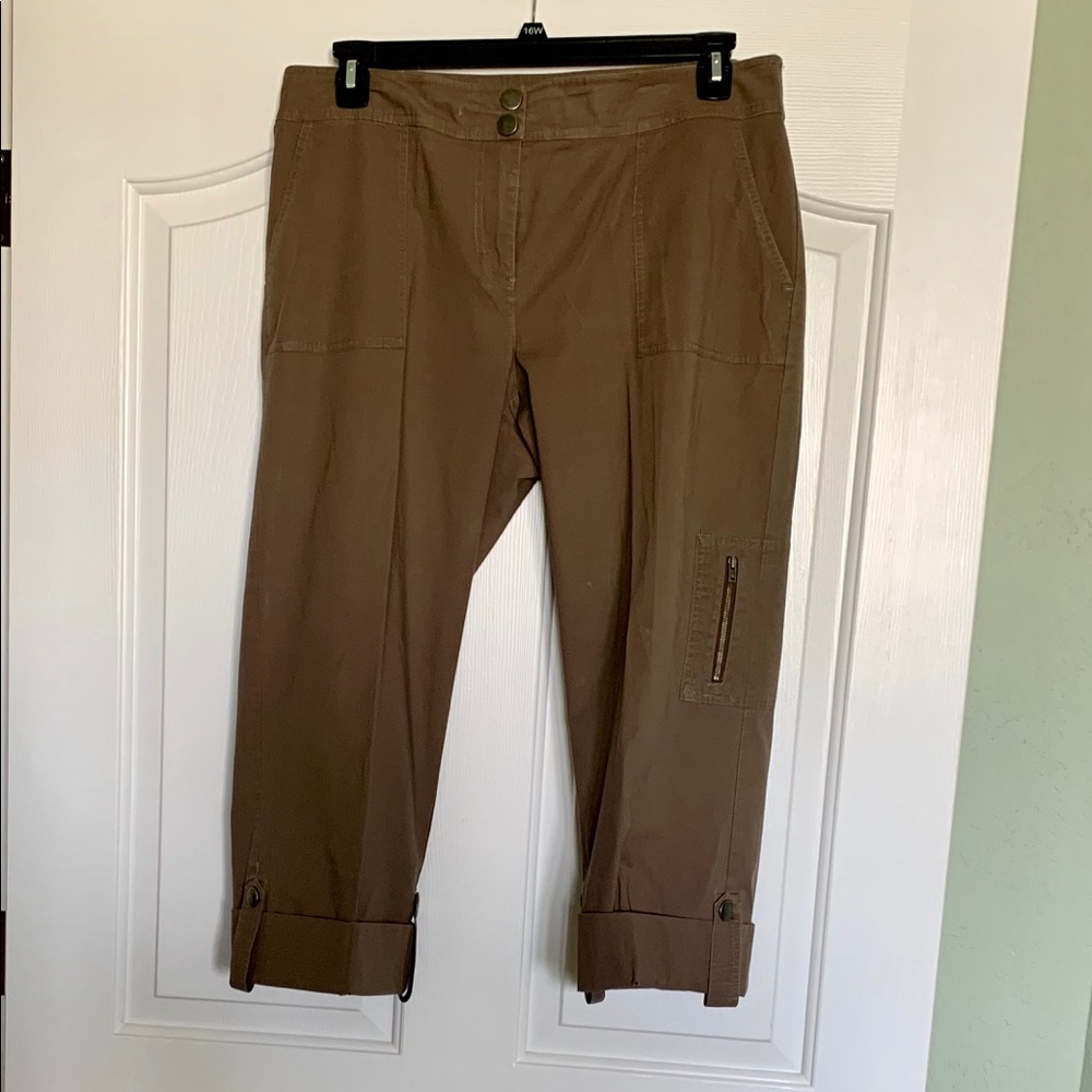 Chico’s size 2 roll up pants.
